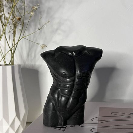 Férfi test szobor fekete - akril gyanta