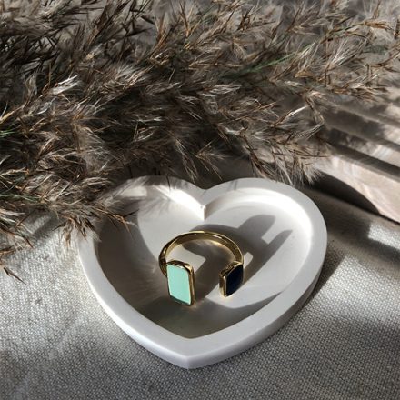 Szív gyűrűtartó - akril gyanta